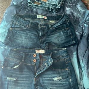 2 pairs of size 7 Shorts Paris Blues and LEI